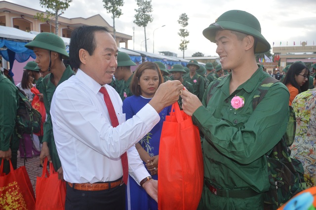 Tổng Tham mưu trưởng động viên tân binh lên đường nhập ngũ - Ảnh minh hoạ 8