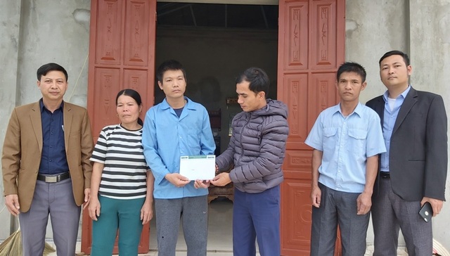 Xót xa người mẹ nghèo muốn cho con quả thận nhưng lấy đâu tiền ghép? - 2 Xót xa người mẹ nghèo muốn cho con quả thận nhưng lấy đâu tiền ghép? - 2