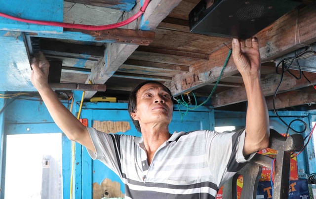 Phú Yên: Hàng trăm tàu cá của ngư dân háo hức vươn khơi đầu năm - 2 Phú Yên: Hàng trăm tàu cá của ngư dân háo hức vươn khơi đầu năm - 2