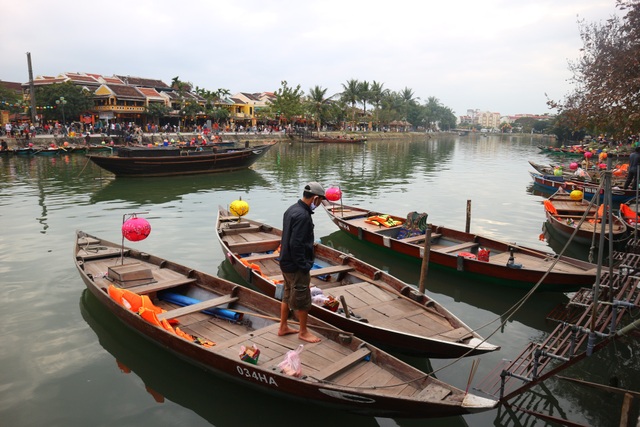 Hội An: Dịch vụ chèo đò cũng vắng khách vì dịch corona - 2