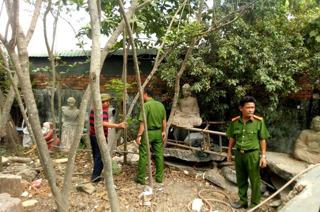Bên trong hiện trường Tuấn “khỉ” cố thủ và bị tiêu diệt - 7 Bên trong hiện trường Tuấn “khỉ” cố thủ và bị tiêu diệt - 7