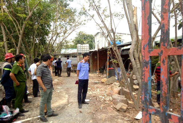 Bên trong hiện trường Tuấn “khỉ” cố thủ và bị tiêu diệt - 6 Bên trong hiện trường Tuấn “khỉ” cố thủ và bị tiêu diệt - 6
