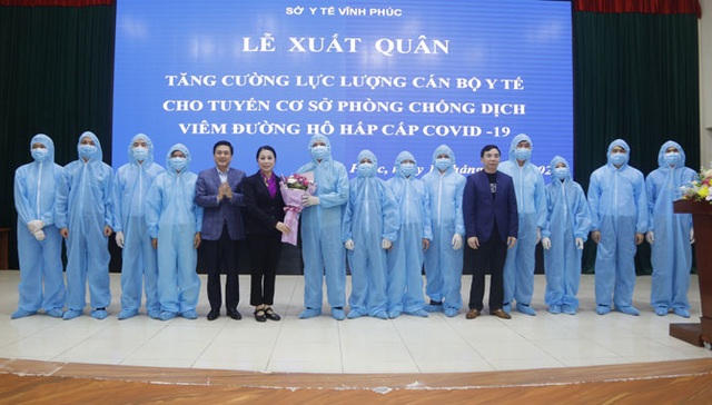 Vĩnh Phúc: Tăng cường 161 y, bác sĩ về tuyến cơ sở đối phó với dịch corona - 2 Vĩnh Phúc: Tăng cường 161 y, bác sĩ về tuyến cơ sở đối phó với dịch corona - 2