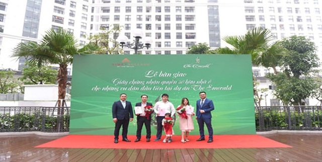 Vimefulland bàn giao sổ đỏ cho khách hàng - 2 Vimefulland bàn giao sổ đỏ cho khách hàng - 2
