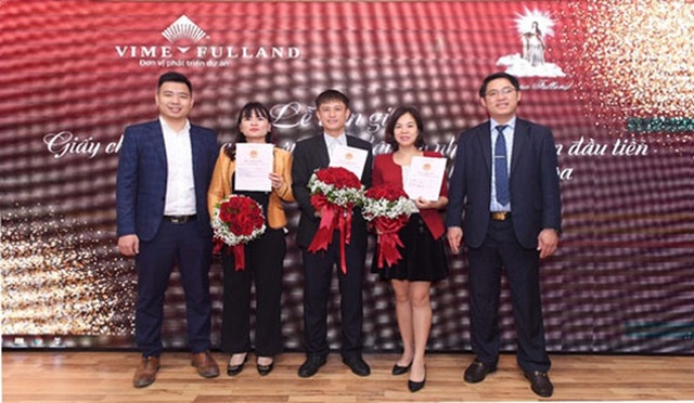 Vimefulland bàn giao sổ đỏ cho khách hàng - 4 Vimefulland bàn giao sổ đỏ cho khách hàng - 4