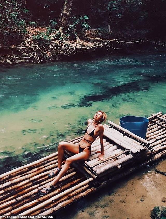 Siêu mẫu Candice Swanepoel đẹp hoàn hảo với áo tắm - 4 Siêu mẫu Candice Swanepoel đẹp hoàn hảo với áo tắm - 4