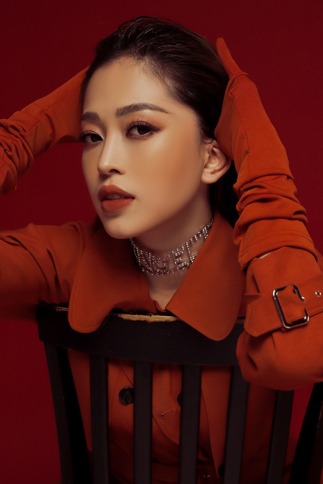 Á hậu Phương Nga tạo dáng táo bạo bên bạn trai Bình An - 8 Á hậu Phương Nga tạo dáng táo bạo bên bạn trai Bình An - 8