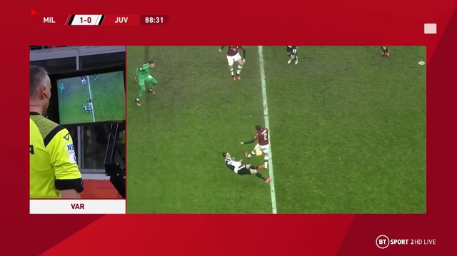 C.Ronaldo sắm vai cứu tinh cho Juventus nhờ bàn thắng tranh cãi - 2 C.Ronaldo sắm vai cứu tinh cho Juventus nhờ bàn thắng tranh cãi - 2