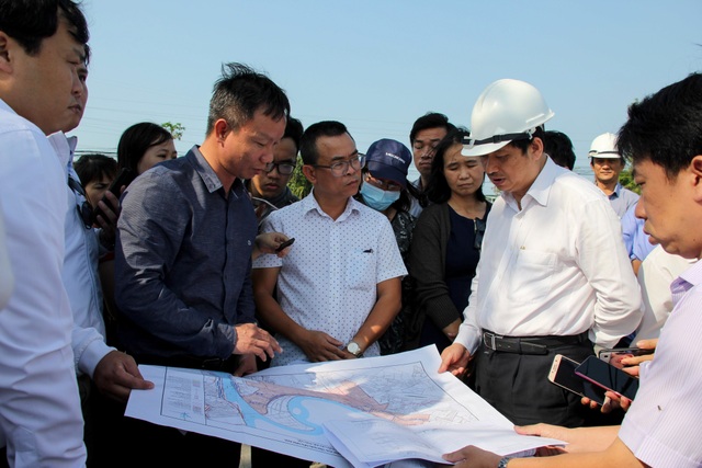 Phó Chủ tịch Đà Nẵng yêu cầu phải xử lý ô nhiễm tại hồ Bàu Trảng - 2 Phó Chủ tịch Đà Nẵng yêu cầu phải xử lý ô nhiễm tại hồ Bàu Trảng - 2