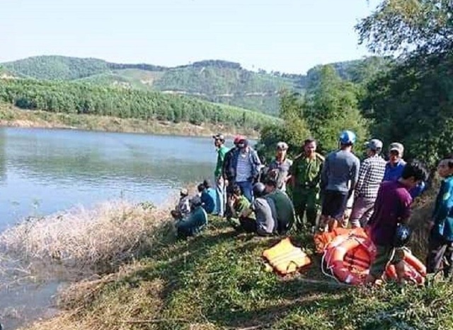 chim-ghe-di-rung-3-nguoi-mat-tich-1581745433864.jpeg