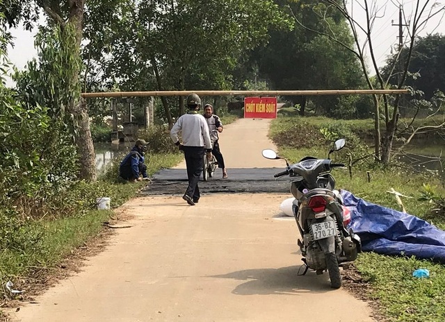 Bùng phát cúm gia cầm ở nhiều địa phương - 2 Bùng phát cúm gia cầm ở nhiều địa phương - 2