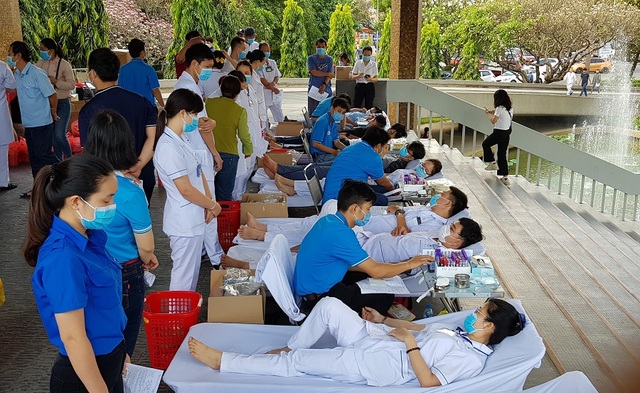 Vượt qua nỗi sợ Covid - 19, người Sài Gòn nô nức đi hiến máu - 6 Vượt qua nỗi sợ Covid - 19, người Sài Gòn nô nức đi hiến máu - 6