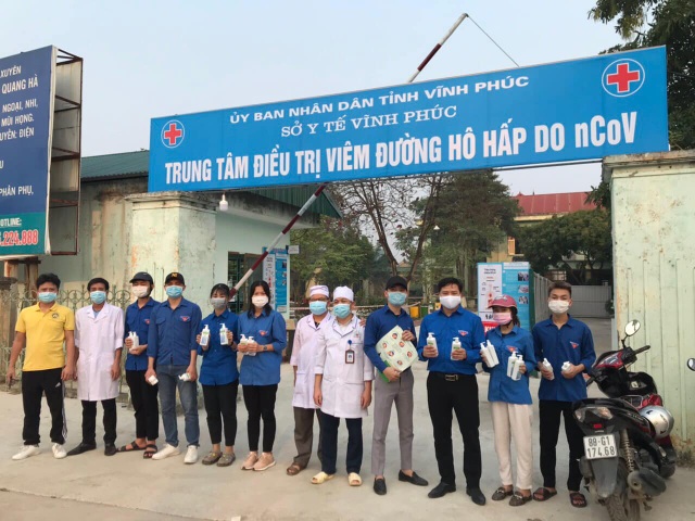 Bio Cosmetics trao tặng 3000 chai xịt sát khuẩn ở tâm dịch Covid -19 Bình Xuyên - 1 Bio Cosmetics trao tặng 3000 chai xịt sát khuẩn ở tâm dịch Covid -19 Bình Xuyên - 1