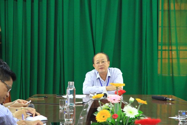 Hai vợ chồng tiếp xúc với nữ điều dưỡng nhiễm Covid-19 có kết quả âm tính - 2 Hai vợ chồng tiếp xúc với nữ điều dưỡng nhiễm Covid-19 có kết quả âm tính - 2
