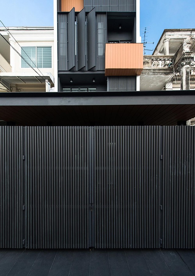 Nhà mặt phố, chằng chịt dây điện lột xác đẹp như biệt thự sau cải tạo - 5