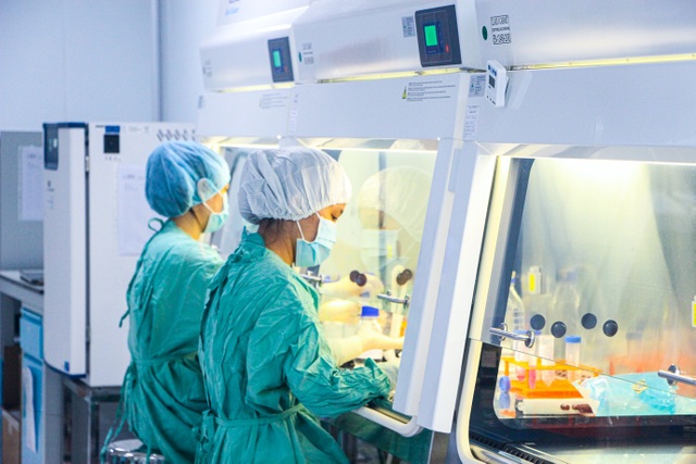 Siêu mẫu Thúy Hạnh bất ngờ nhận quà “khủng” từ chồng - 5 Siêu mẫu Thúy Hạnh bất ngờ nhận quà “khủng” từ chồng - 5