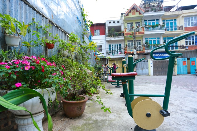 Bất ngờ ngõ hoa dạ yến thảo đẹp mê mẩn giữa lòng Hà Nội - 10 Bất ngờ ngõ hoa dạ yến thảo đẹp mê mẩn giữa lòng Hà Nội - 10