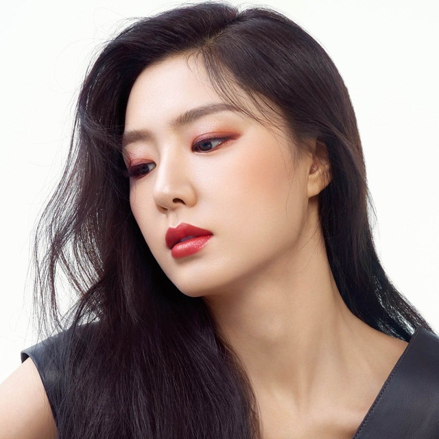 Seo Ji Hye: Tiểu thư Seo Dan sang chảnh trong “Hạ cánh nơi anh” - 8 Seo Ji Hye: Tiểu thư Seo Dan sang chảnh trong “Hạ cánh nơi anh” - 8
