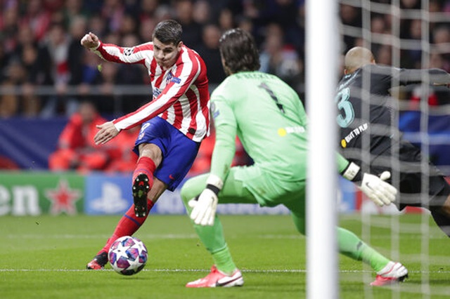 Atletico Madrid 1-0 Liverpool: Bàn thắng duy nhất của Saul - 10