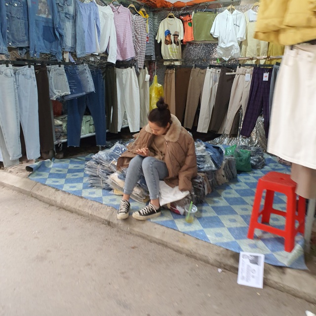 Chợ Ninh Hiệp vắng vẻ, tiểu thương ngồi chơi cả ngày vì không có hàng - 12 Chợ Ninh Hiệp vắng vẻ, tiểu thương ngồi chơi cả ngày vì không có hàng - 12