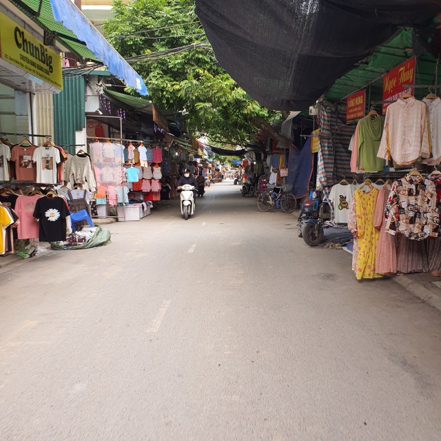 Chợ Ninh Hiệp vắng vẻ, tiểu thương ngồi chơi cả ngày vì không có hàng - 3 Chợ Ninh Hiệp vắng vẻ, tiểu thương ngồi chơi cả ngày vì không có hàng - 3