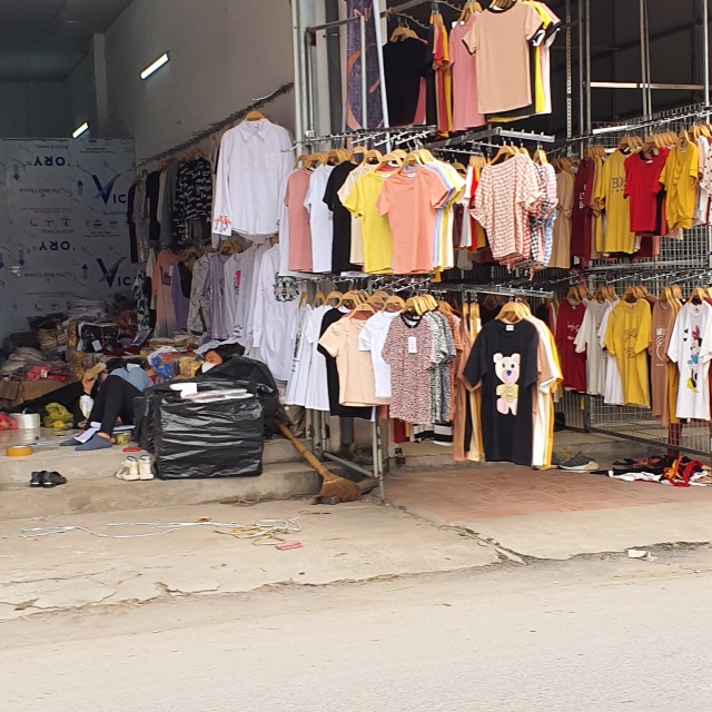 Chợ Ninh Hiệp vắng vẻ, tiểu thương ngồi chơi cả ngày vì không có hàng - 17 Chợ Ninh Hiệp vắng vẻ, tiểu thương ngồi chơi cả ngày vì không có hàng - 17