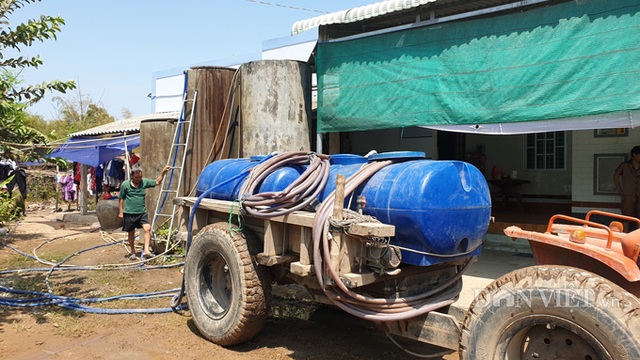 Nghề lạ Bến Tre: Đổi nước cho dân vùng nhiễm mặn, bỏ túi tiền triệu - 6 Nghề lạ Bến Tre: Đổi nước cho dân vùng nhiễm mặn, bỏ túi tiền triệu - 6