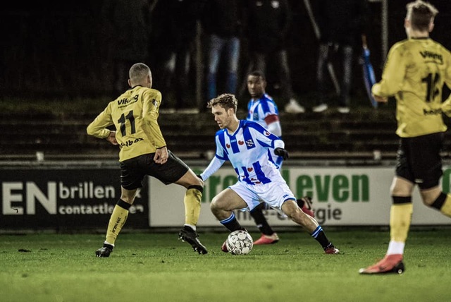 HLV Heerenveen hứa thay đổi đội hình, Văn Hậu nhen nhóm hi vọng ra sân - 1 HLV Heerenveen hứa thay đổi đội hình, Văn Hậu nhen nhóm hi vọng ra sân - 1