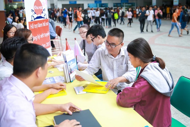 Tư vấn hướng nghiệp - tuyển sinh trực tuyến: Đồng hành cùng thí sinh trước bối cảnh Covid-19 - 2 Tư vấn hướng nghiệp - tuyển sinh trực tuyến: Đồng hành cùng thí sinh trước bối cảnh Covid-19 - 2