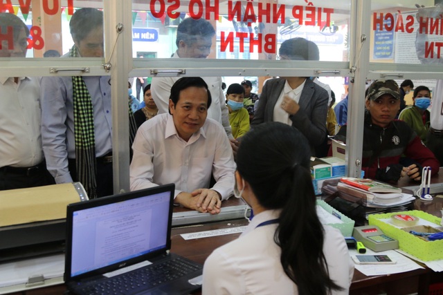 Bộ trưởng Đào Ngọc Dung: Đồng Tháp nên coi nguồn nhân lực là khâu đột phá - 4 Bộ trưởng Đào Ngọc Dung: Đồng Tháp nên coi nguồn nhân lực là khâu đột phá - 4