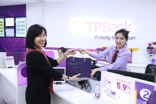 TPBank tiếp tục được vinh danh là ngân hàng số xuất sắc nhất - 1 TPBank tiếp tục được vinh danh là ngân hàng số xuất sắc nhất - 1