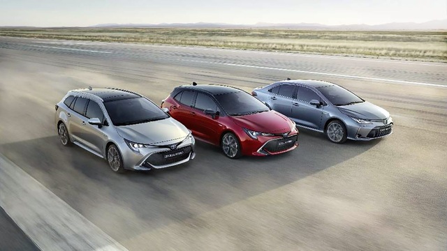 Toyota triệu hồi Corolla 2019 vì lỗi rơi nẹp chắn gió trên cửa sổ trời - 1