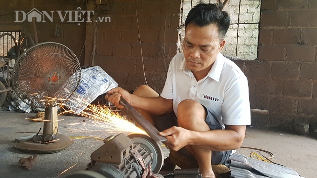 Dùng chiêu song kiếm hợp bích, nông dân Việt bán dao làng sang Đức - 1 Dùng chiêu song kiếm hợp bích, nông dân Việt bán dao làng sang Đức - 1