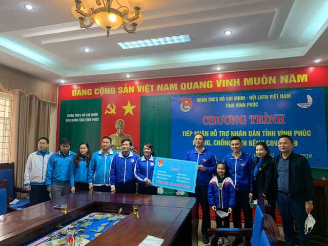 Tuổi trẻ Hà Nội tặng quà hỗ trợ người dân Vĩnh Phúc chống dịch Covid-19 - 1 Tuổi trẻ Hà Nội tặng quà hỗ trợ người dân Vĩnh Phúc chống dịch Covid-19 - 1