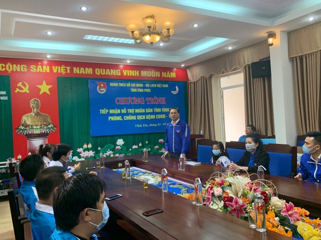 Tuổi trẻ Hà Nội tặng quà hỗ trợ người dân Vĩnh Phúc chống dịch Covid-19 - 2 Tuổi trẻ Hà Nội tặng quà hỗ trợ người dân Vĩnh Phúc chống dịch Covid-19 - 2