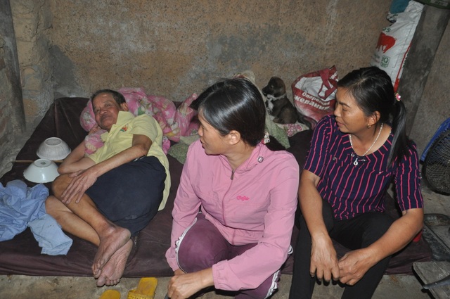 Cụ ông nằm liệt ước mơ cuối đời có bát cơm ăn - 1