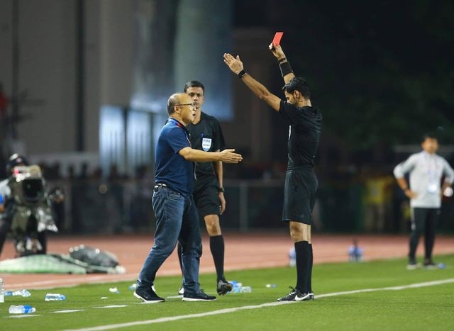 Nỗi lo về án treo giò của HLV Park Hang Seo trước AFF Cup 2020 - 1 Nỗi lo về án treo giò của HLV Park Hang Seo trước AFF Cup 2020 - 1