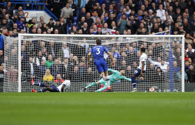 Chelsea 2-1 Tottenham: Hat-trick chiến thắng cho Lampard - 7