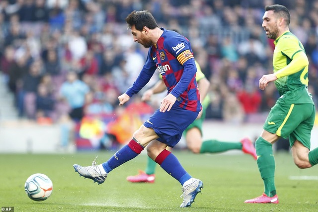 Messi ghi 4 bàn, Barcelona thắng đậm Eibar và giành ngôi đầu bảng - 3