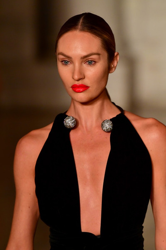 Candice Swanepoel lại khoe ảnh hot   - 10