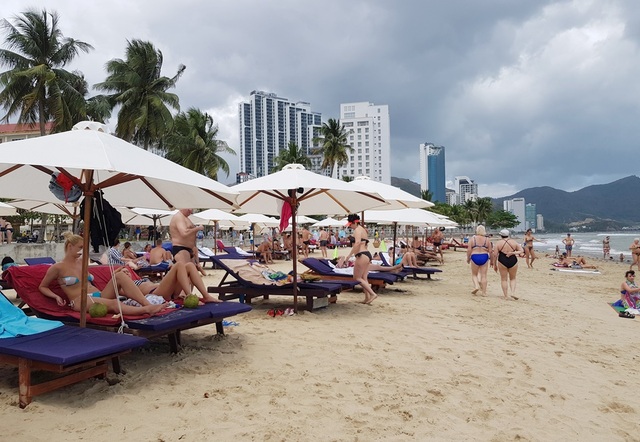 Nha Trang  miễn tiền thuê bãi biển đặt dù, ghế cho doanh nghiệp du lịch - 1