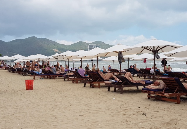 Giữa mùa dịch Covid-19, khách Nga vẫn tấp nập ở Nha Trang - 7