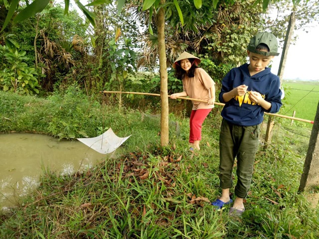 Né dịch, cô giáo đưa con về quê trải nghiệm ký ức tuổi thơ - 3 Né dịch, cô giáo đưa con về quê trải nghiệm ký ức tuổi thơ - 3