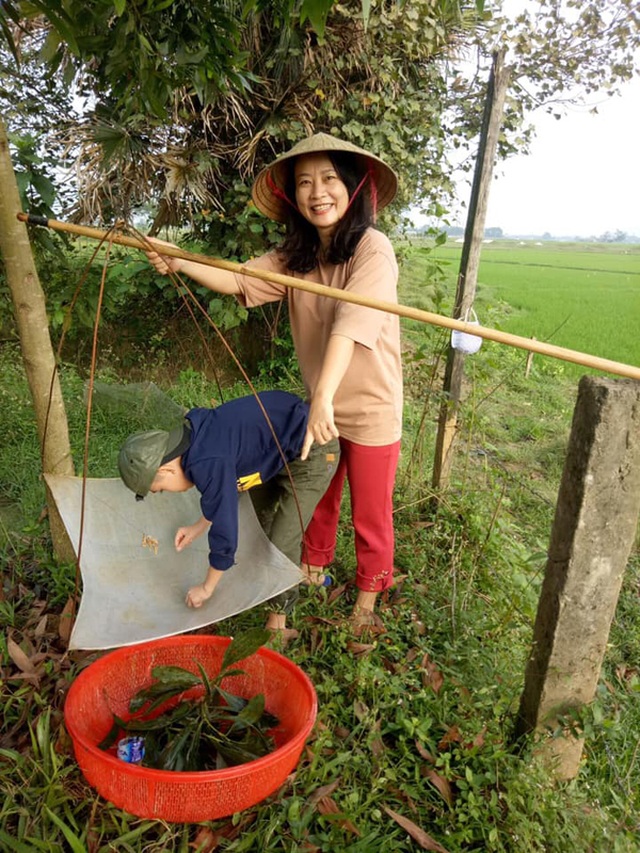 Né dịch, cô giáo đưa con về quê trải nghiệm ký ức tuổi thơ - 2 Né dịch, cô giáo đưa con về quê trải nghiệm ký ức tuổi thơ - 2