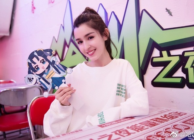 Mỹ nhân Tân Cương đáp trả khi bị nghi lộ clip “nóng” - 16 Mỹ nhân Tân Cương đáp trả khi bị nghi lộ clip “nóng” - 16