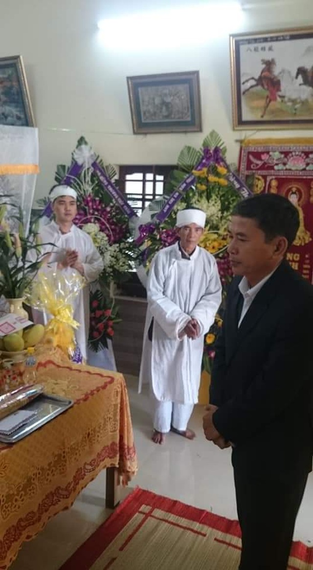 Họp báo vụ nữ sinh lớp 12 tử vong có sốt, khó thở - 2 Họp báo vụ nữ sinh lớp 12 tử vong có sốt, khó thở - 2