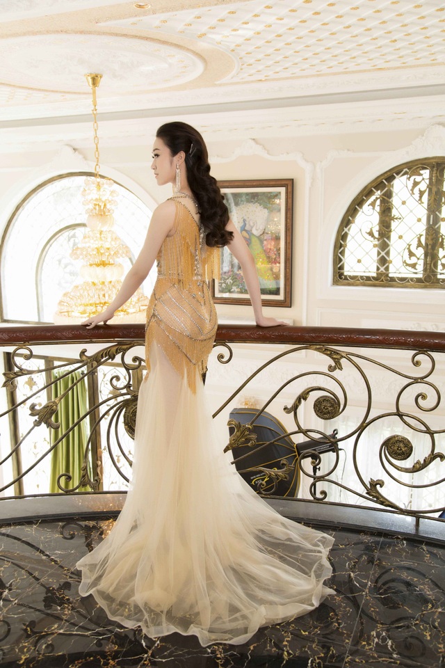 Anika Trinh Trinh diện váy pha lê xuyên thấu - 5 Anika Trinh Trinh diện váy pha lê xuyên thấu - 5