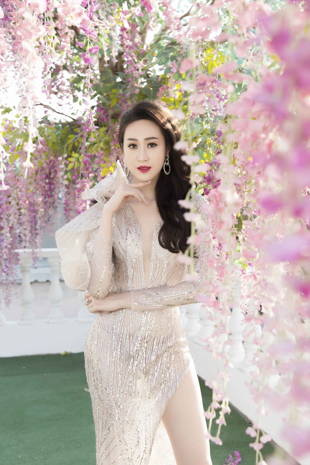 Anika Trinh Trinh diện váy pha lê xuyên thấu - 6 Anika Trinh Trinh diện váy pha lê xuyên thấu - 6