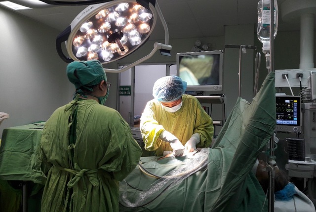 Những “chiến sĩ” thầm lặng trong các cuộc mổ - 2