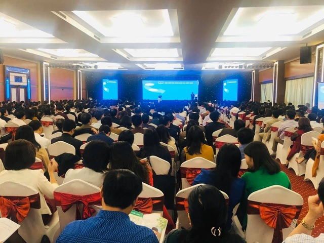 Dịch Covid-19 phức tạp, Sở GD Thanh Hóa vẫn tổ chức hội thảo cả nghìn người - 1